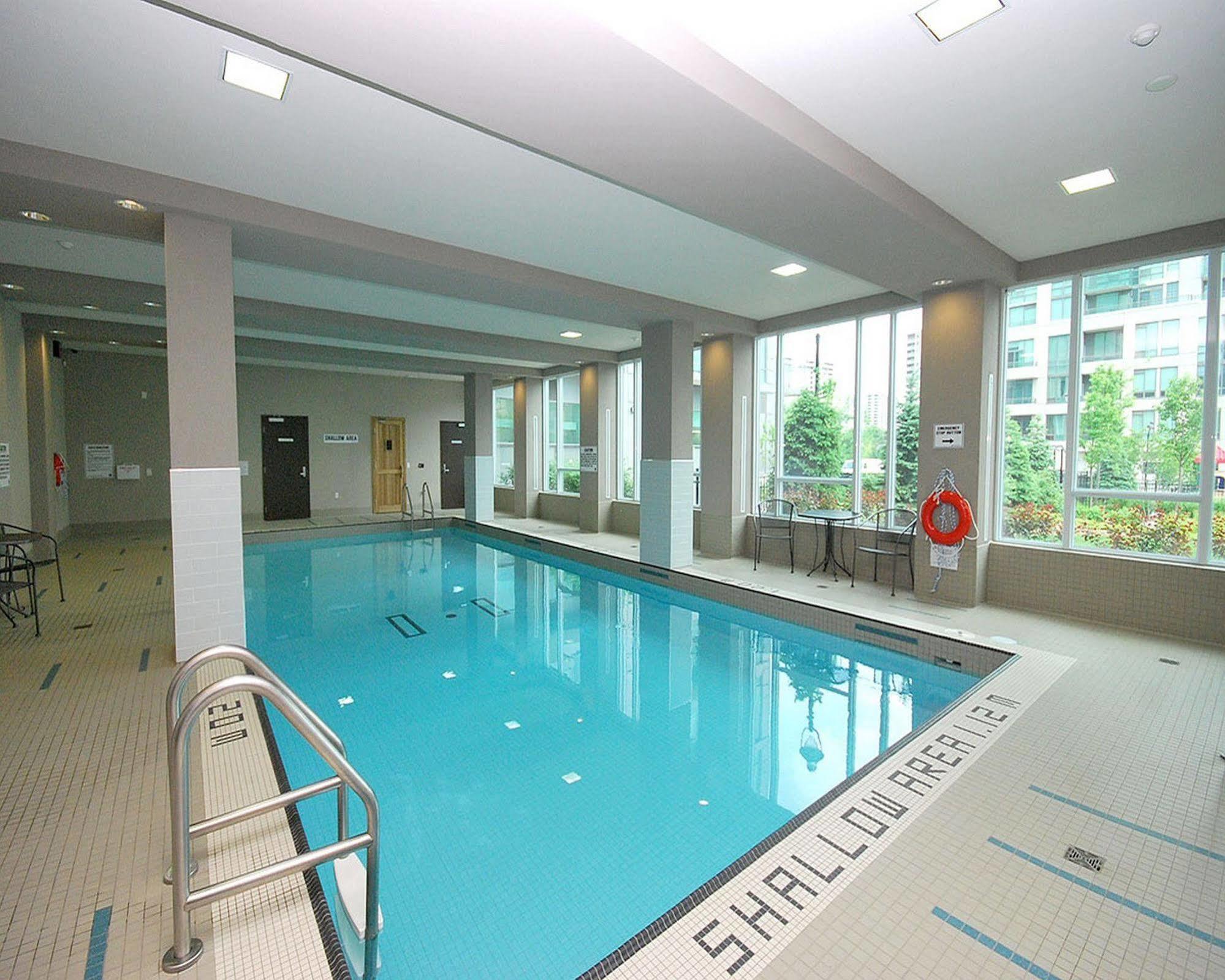Maplewood Furnished Suites Mississauga Luaran gambar